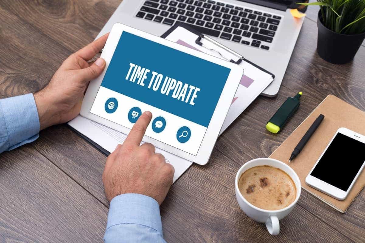 Come aggiornare i contenuti online vecchi per aumentare traffico e lead